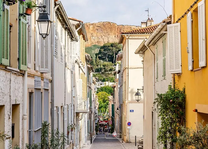 Le Clocher Par Dodo-A-Cassis